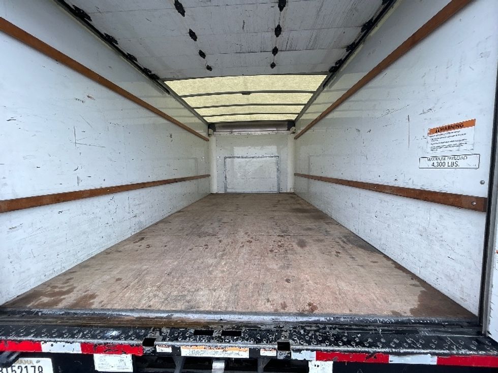 Light Duty Box Truck-Light and Medium Duty Trucks-Ford-2022-E350-Milwaukee-WI-91,700\n\t\tmiles-$ 32,250 - Image 10