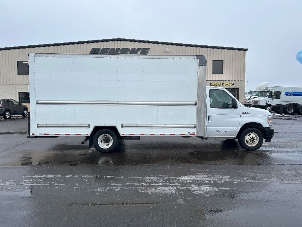 Light Duty Box Truck-Light and Medium Duty Trucks-Ford-2022-E350-Milwaukee-WI-91,700\n\t\tmiles-$ 32,250 - Image 15