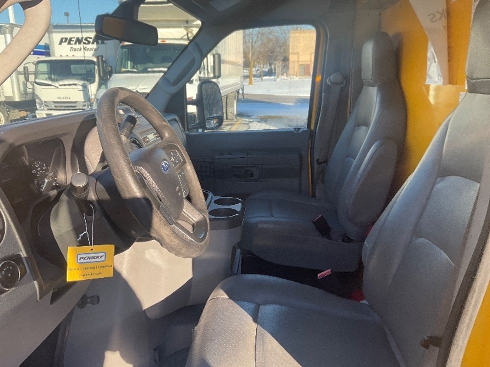 Light Duty Box Truck-Light and Medium Duty Trucks-Ford-2022-E350-Milwaukee-WI-92,691\n\t\tmiles-$ 29,250 - Image 16