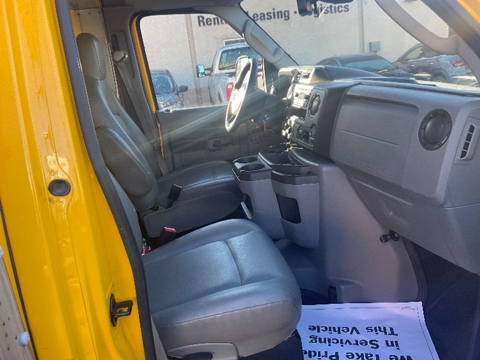 Light Duty Box Truck-Light and Medium Duty Trucks-Ford-2022-E350-Milwaukee-WI-92,691\n\t\tmiles-$ 29,250 - Image 19