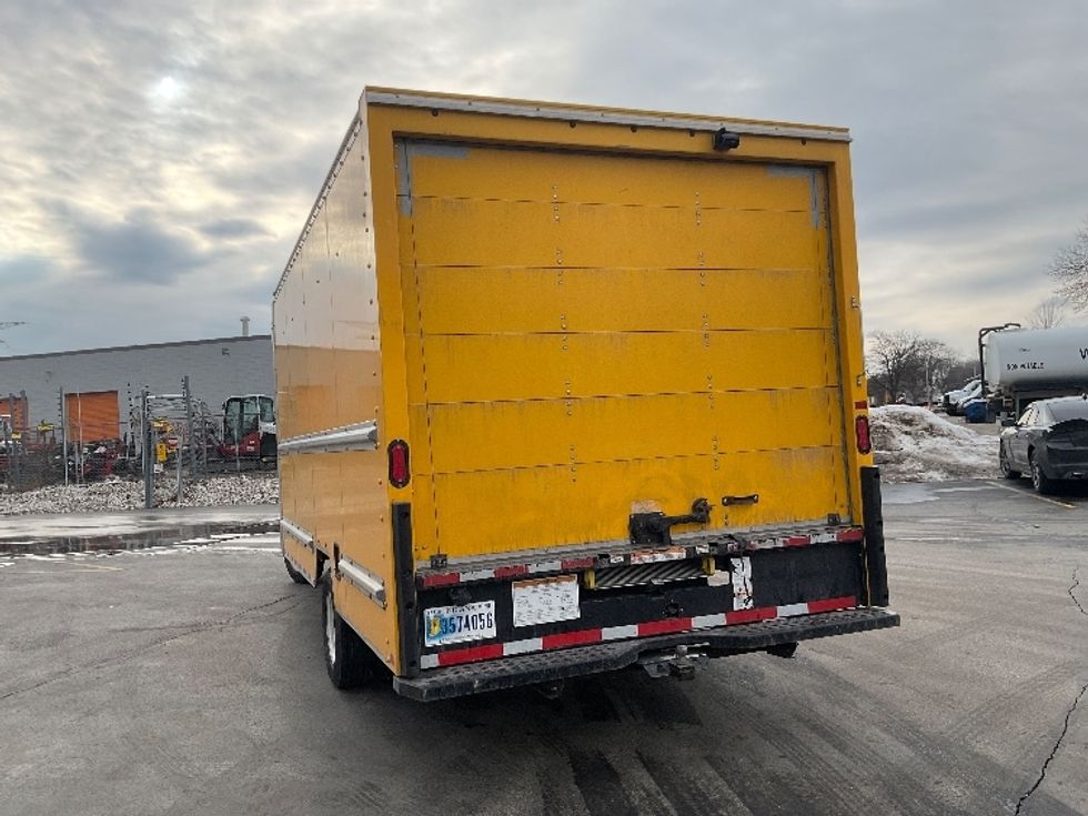 Light Duty Box Truck-Light and Medium Duty Trucks-Ford-2022-E350-Milwaukee-WI-92,691\n\t\tmiles-$ 29,250 - Image 23