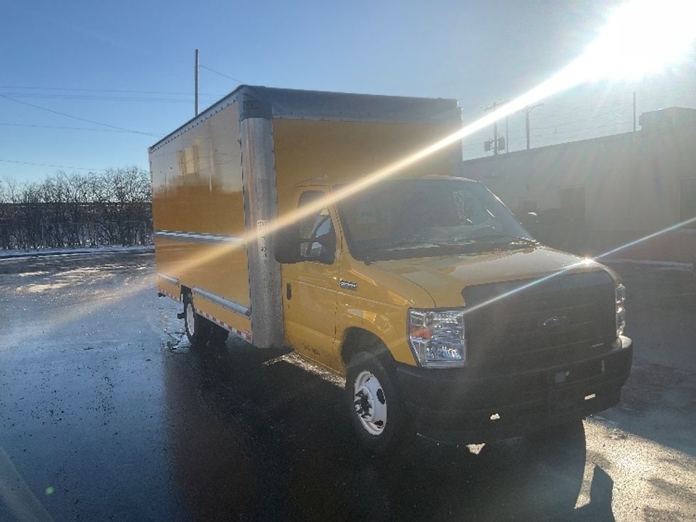 Light Duty Box Truck-Light and Medium Duty Trucks-Ford-2022-E350-Milwaukee-WI-92,691\n\t\tmiles-$ 29,250 - Image 3