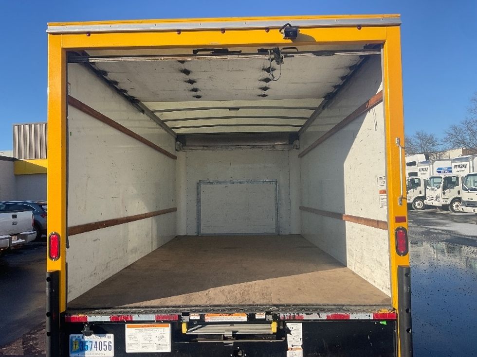 Light Duty Box Truck-Light and Medium Duty Trucks-Ford-2022-E350-Milwaukee-WI-92,691\n\t\tmiles-$ 29,250 - Image 8