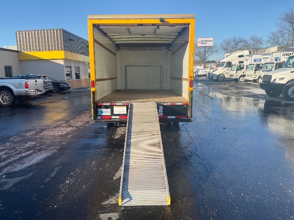 Light Duty Box Truck-Light and Medium Duty Trucks-Ford-2022-E350-Milwaukee-WI-92,691\n\t\tmiles-$ 29,250 - Image 9