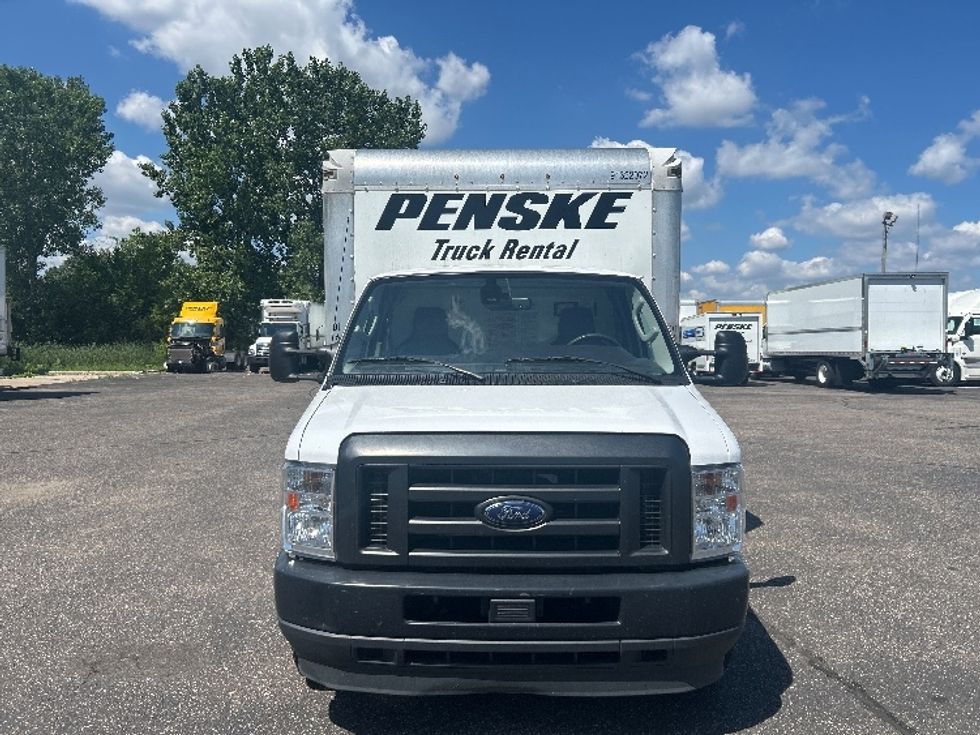 Light Duty Box Truck-Light and Medium Duty Trucks-Ford-2022-E350-Milwaukee-WI-94,500\n\t\tmiles-$ 32,000 - Image 2