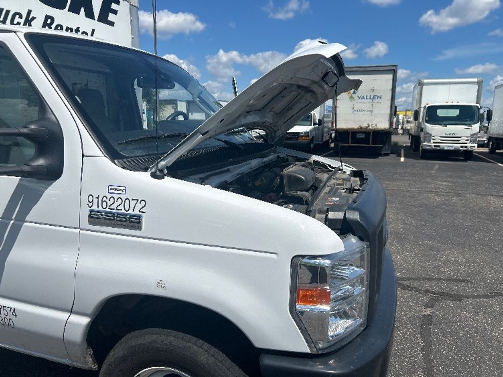 Light Duty Box Truck-Light and Medium Duty Trucks-Ford-2022-E350-Milwaukee-WI-94,500\n\t\tmiles-$ 32,000 - Image 23