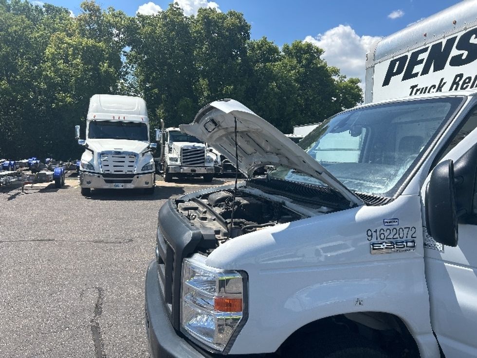 Light Duty Box Truck-Light and Medium Duty Trucks-Ford-2022-E350-Milwaukee-WI-94,500\n\t\tmiles-$ 32,000 - Image 24