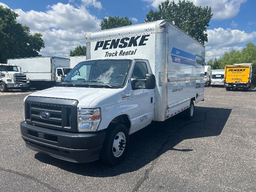 Light Duty Box Truck-Light and Medium Duty Trucks-Ford-2022-E350-Milwaukee-WI-94,500\n\t\tmiles-$ 32,000 - Image 3