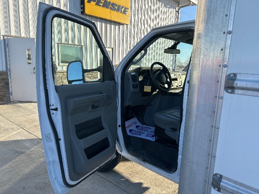 Light Duty Box Truck-Light and Medium Duty Trucks-Ford-2022-E350-Minot-ND-80,092\n\t\tmiles-$ 36,750 - Image 16