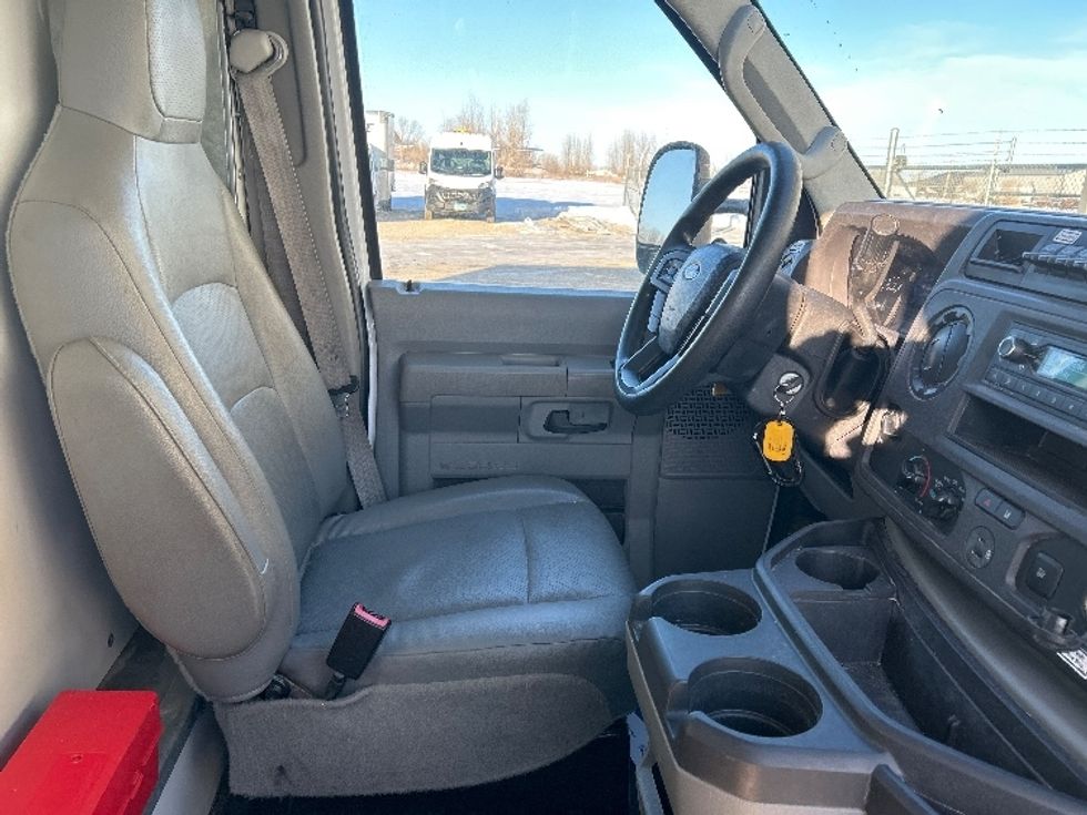 Light Duty Box Truck-Light and Medium Duty Trucks-Ford-2022-E350-Minot-ND-80,092\n\t\tmiles-$ 36,750 - Image 22