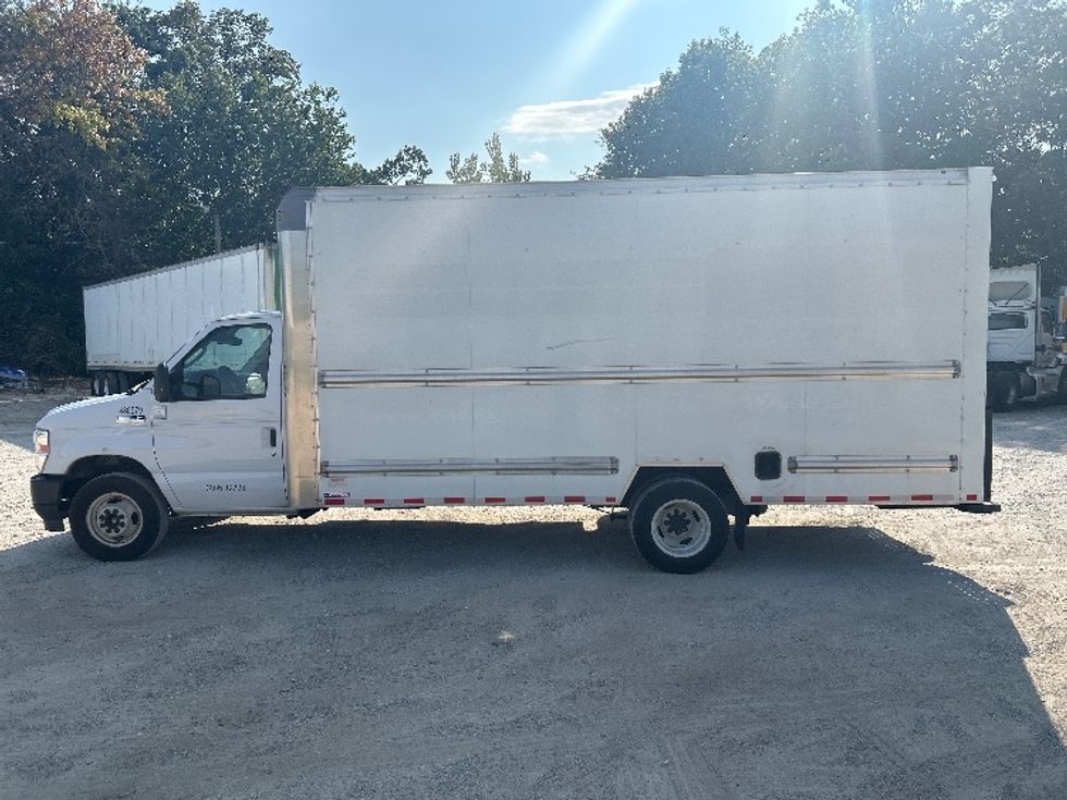 Light Duty Box Truck-Light and Medium Duty Trucks-Ford-2022-E350-Moberly-MO-80,027\n\t\tmiles-$ 32,750 - Image 4
