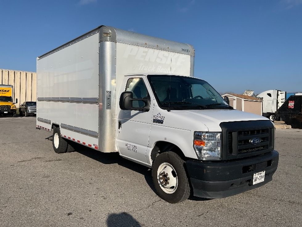 Light Duty Box Truck-Light and Medium Duty Trucks-Ford-2022-E350-Moberly-MO-87,074\n\t\tmiles-$ 32,000 - Image 1