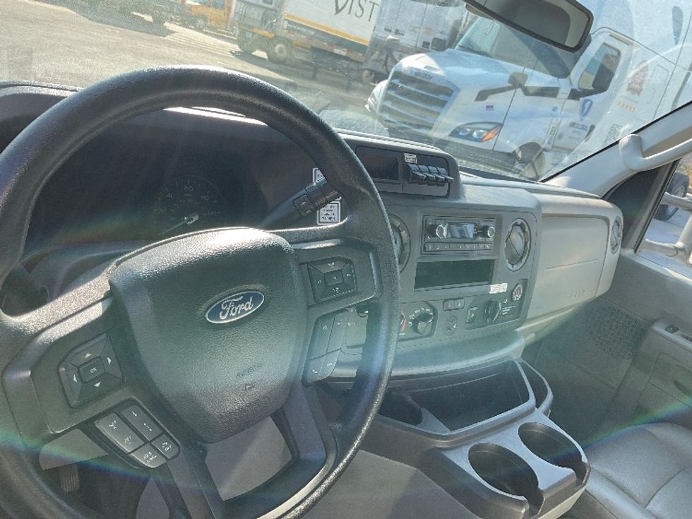 Light Duty Box Truck-Light and Medium Duty Trucks-Ford-2022-E350-Moberly-MO-87,074\n\t\tmiles-$ 32,000 - Image 18