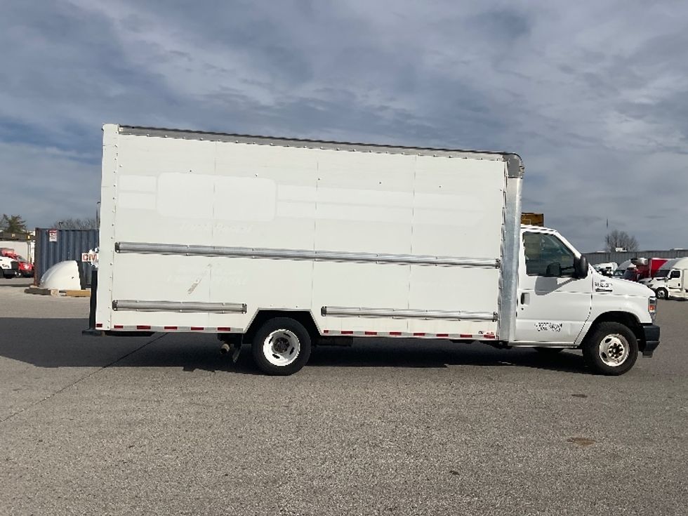 Light Duty Box Truck-Light and Medium Duty Trucks-Ford-2022-E350-Moberly-MO-94,440\n\t\tmiles-$ 31,250 - Image 15