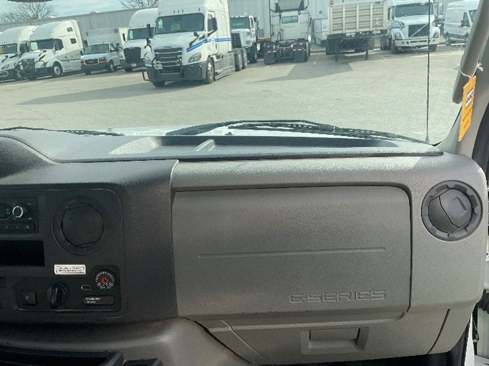 Light Duty Box Truck-Light and Medium Duty Trucks-Ford-2022-E350-Moberly-MO-94,440\n\t\tmiles-$ 31,250 - Image 21