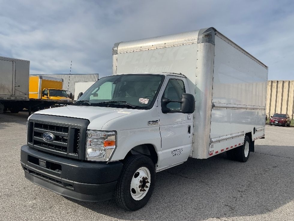 Light Duty Box Truck-Light and Medium Duty Trucks-Ford-2022-E350-Moberly-MO-94,440\n\t\tmiles-$ 31,250 - Image 3