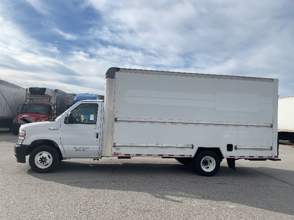 Light Duty Box Truck-Light and Medium Duty Trucks-Ford-2022-E350-Moberly-MO-94,440\n\t\tmiles-$ 31,250 - Image 4