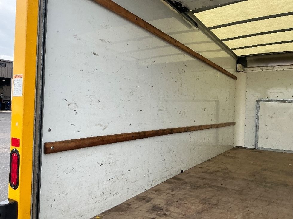 Light Duty Box Truck-Light and Medium Duty Trucks-Ford-2022-E350-Mobile-AL-107,490\n\t\tmiles-$ 27,250 - Image 11
