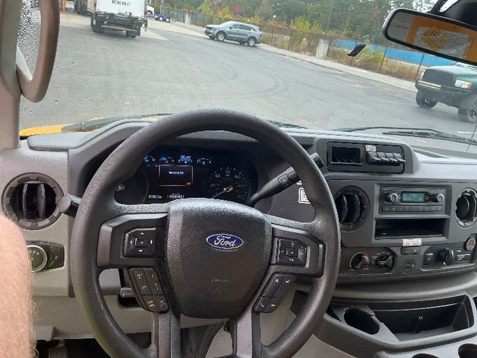 Light Duty Box Truck-Light and Medium Duty Trucks-Ford-2022-E350-Mobile-AL-107,490\n\t\tmiles-$ 27,250 - Image 18