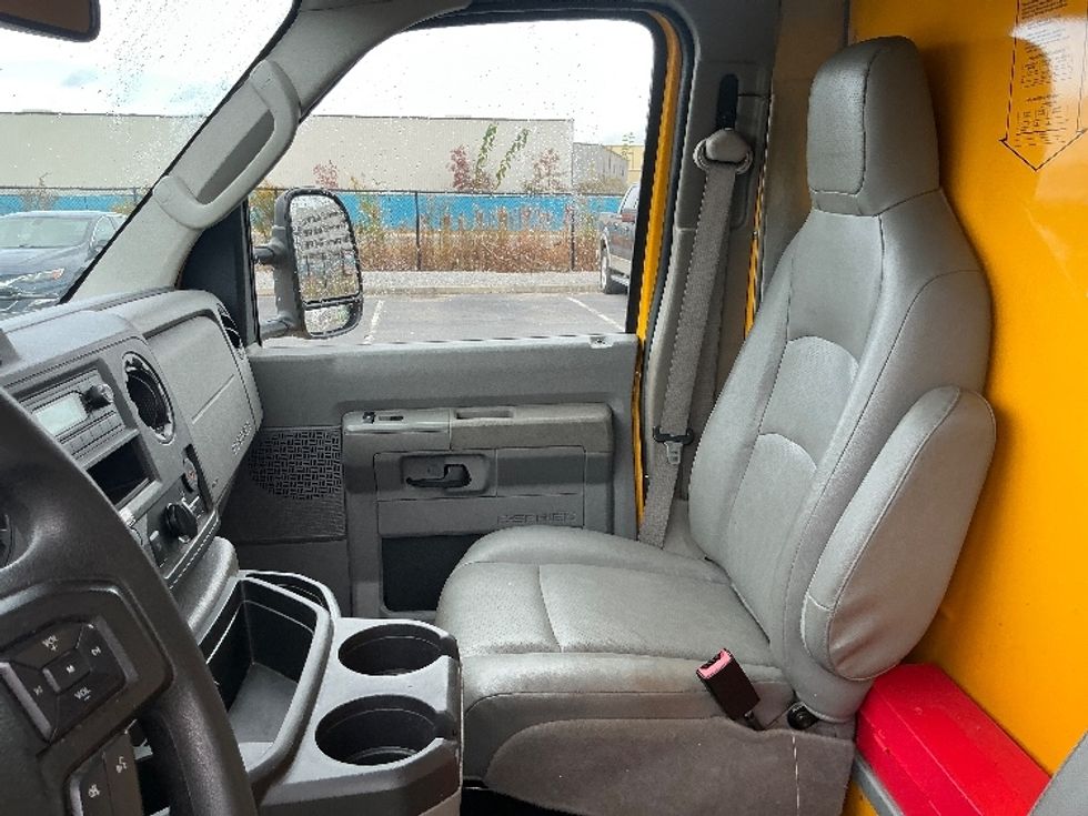 Light Duty Box Truck-Light and Medium Duty Trucks-Ford-2022-E350-Mobile-AL-107,490\n\t\tmiles-$ 27,250 - Image 19