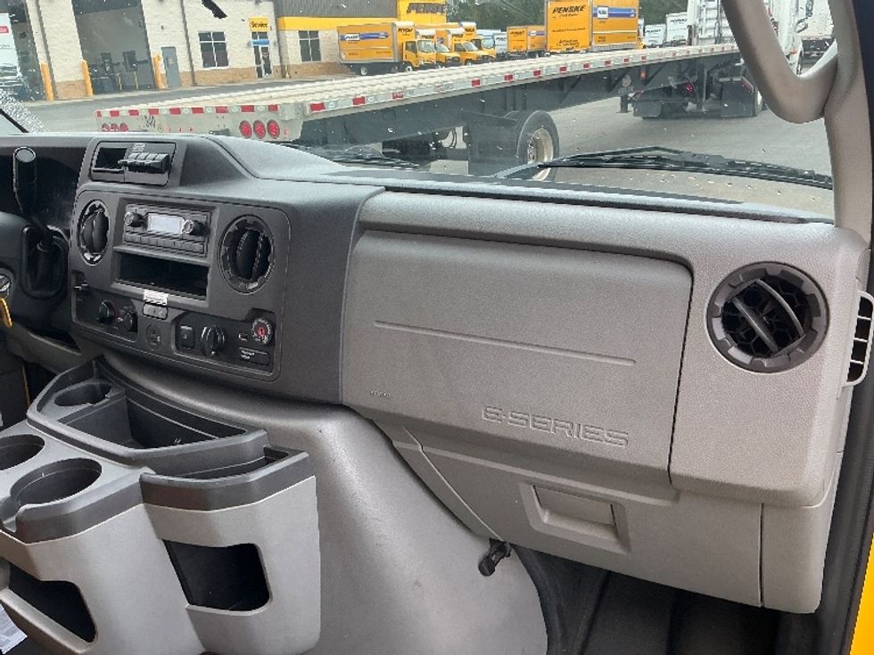 Light Duty Box Truck-Light and Medium Duty Trucks-Ford-2022-E350-Mobile-AL-107,490\n\t\tmiles-$ 27,250 - Image 21