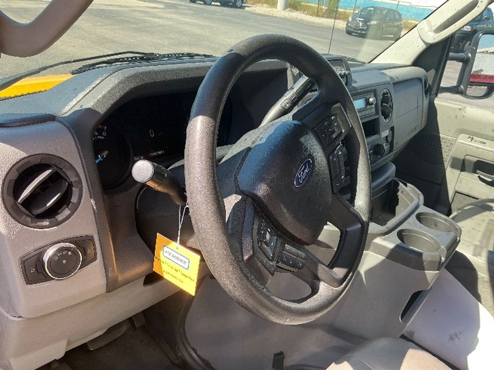 Light Duty Box Truck-Light and Medium Duty Trucks-Ford-2022-E350-Mobile-AL-108,887\n\t\tmiles-$ 27,500 - Image 16