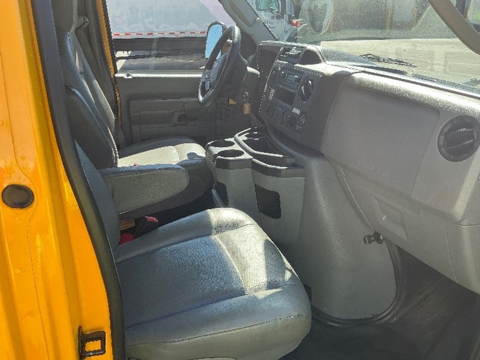 Light Duty Box Truck-Light and Medium Duty Trucks-Ford-2022-E350-Mobile-AL-108,887\n\t\tmiles-$ 27,500 - Image 21