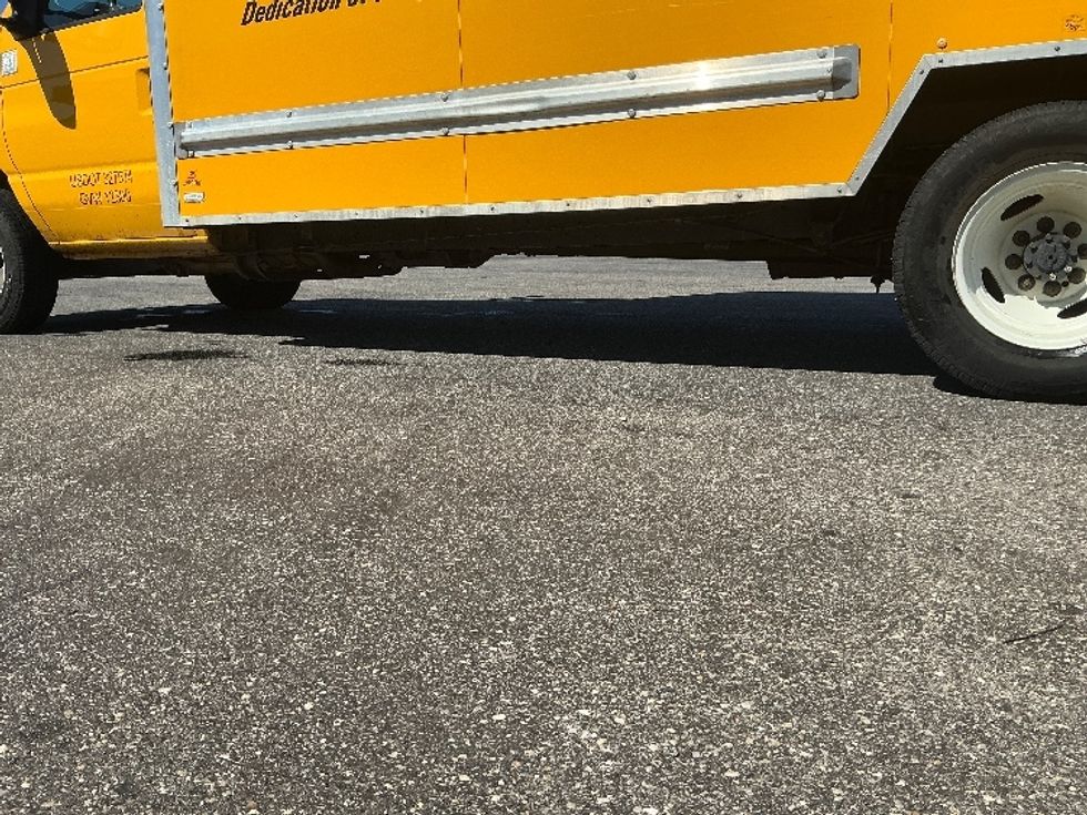 Light Duty Box Truck-Light and Medium Duty Trucks-Ford-2022-E350-Mobile-AL-108,887\n\t\tmiles-$ 27,500 - Image 5