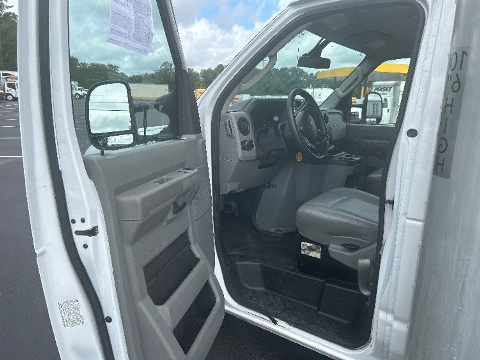 Light Duty Box Truck-Light and Medium Duty Trucks-Ford-2022-E350-Mobile-AL-86,445\n\t\tmiles-$ 33,500 - Image 15