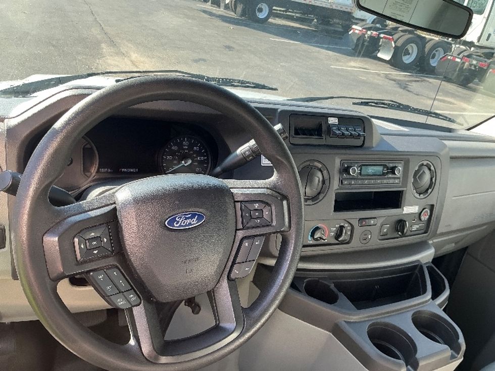 Light Duty Box Truck-Light and Medium Duty Trucks-Ford-2022-E350-Mobile-AL-98,220\n\t\tmiles-$ 32,500 - Image 18