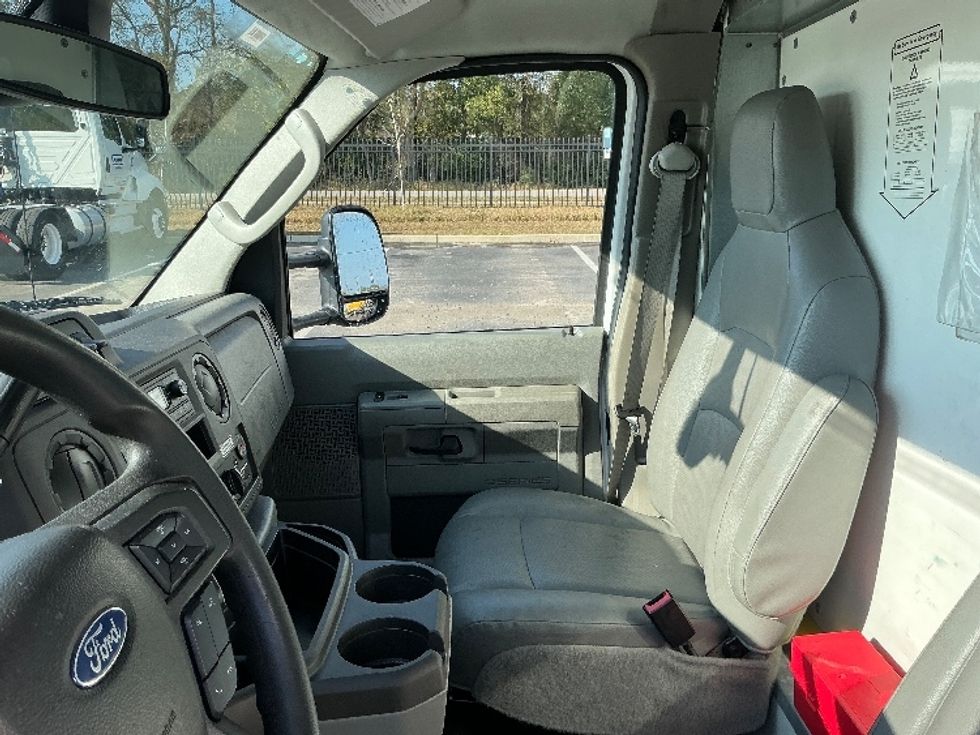Light Duty Box Truck-Light and Medium Duty Trucks-Ford-2022-E350-Mobile-AL-98,220\n\t\tmiles-$ 32,500 - Image 19