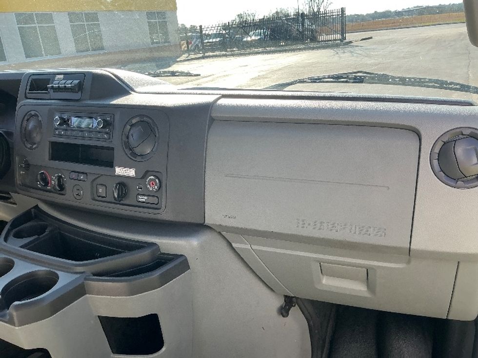 Light Duty Box Truck-Light and Medium Duty Trucks-Ford-2022-E350-Mobile-AL-98,220\n\t\tmiles-$ 32,500 - Image 21