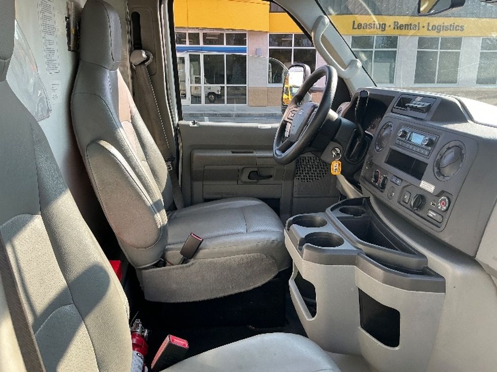 Light Duty Box Truck-Light and Medium Duty Trucks-Ford-2022-E350-Mobile-AL-98,220\n\t\tmiles-$ 32,500 - Image 22