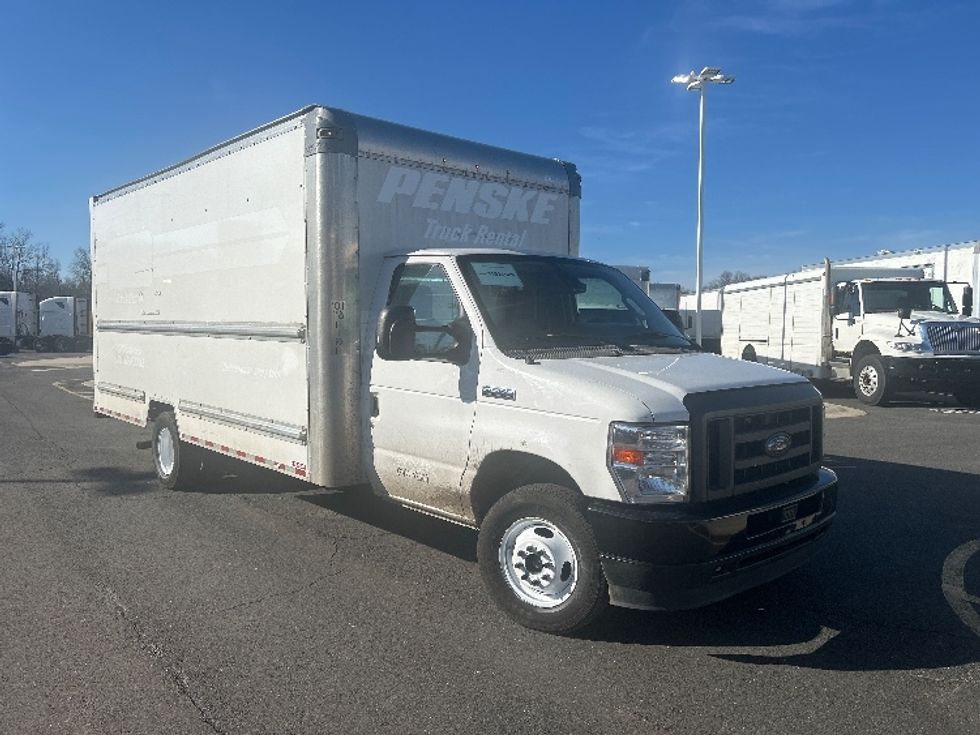 Light Duty Box Truck-Light and Medium Duty Trucks-Ford-2022-E350-Monmouth Junction-NJ-88,605\n\t\tmiles-$ 31,250 - Image 1