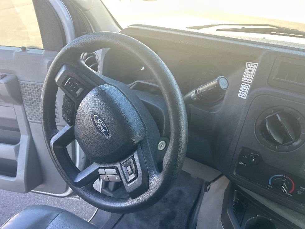 Light Duty Box Truck-Light and Medium Duty Trucks-Ford-2022-E350-Monmouth Junction-NJ-88,605\n\t\tmiles-$ 31,250 - Image 21