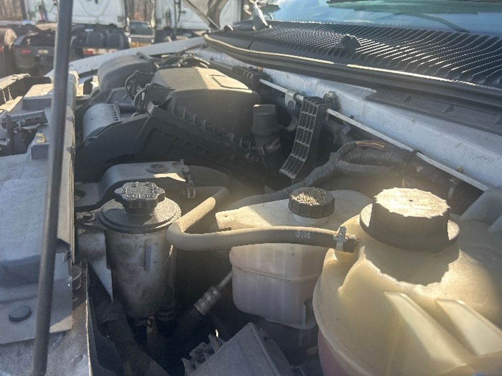 Light Duty Box Truck-Light and Medium Duty Trucks-Ford-2022-E350-Monmouth Junction-NJ-88,605\n\t\tmiles-$ 31,250 - Image 23