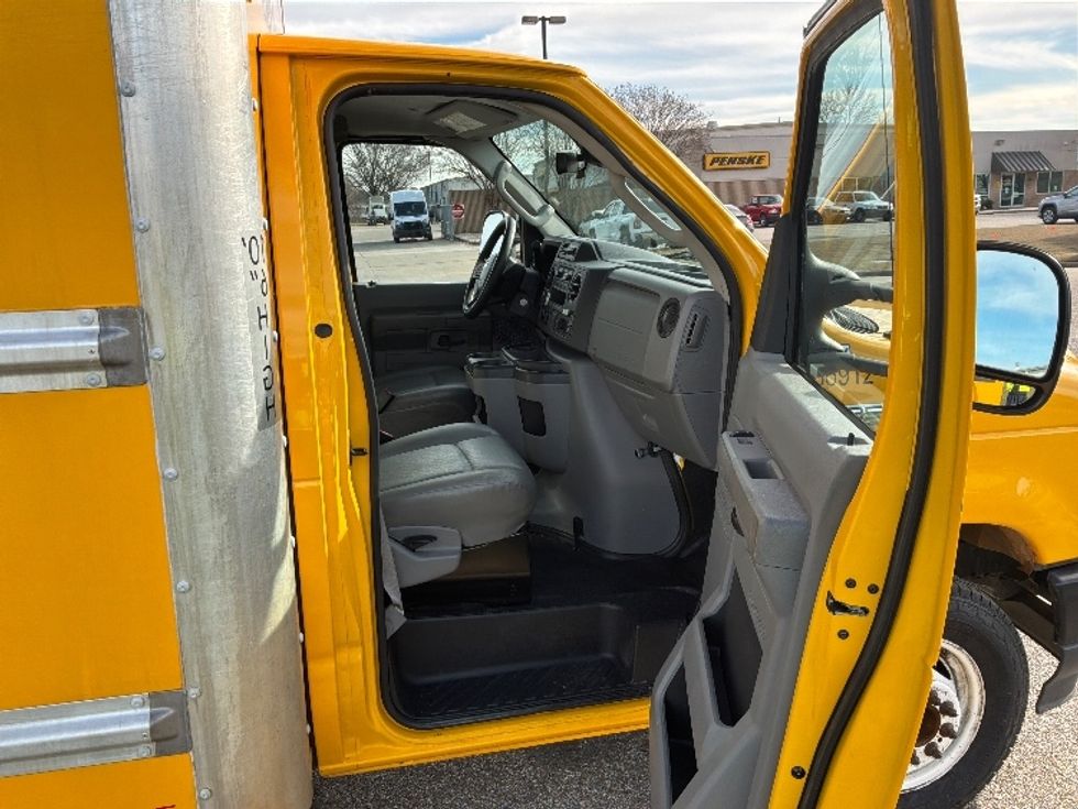 Light Duty Box Truck-Light and Medium Duty Trucks-Ford-2022-E350-Montgomery-AL-93,026\n\t\tmiles-$ 30,000 - Image 20