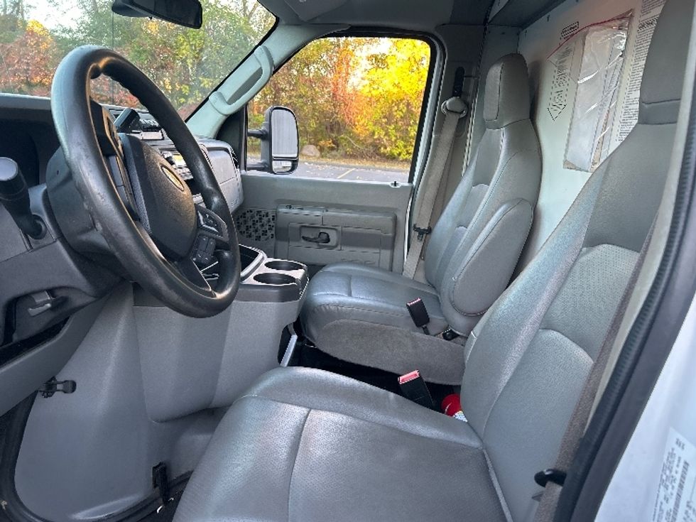 Light Duty Box Truck-Light and Medium Duty Trucks-Ford-2022-E350-Montgomery-NY-113,236\n\t\tmiles-$ 27,500 - Image 19