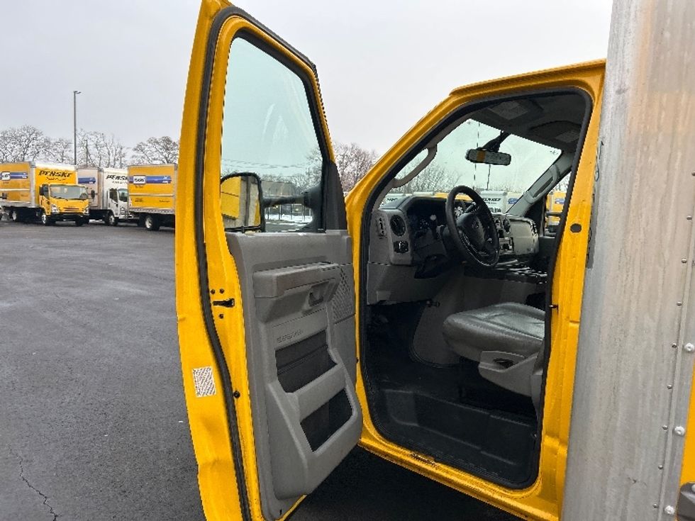 Light Duty Box Truck-Light and Medium Duty Trucks-Ford-2022-E350-Montgomery-NY-89,016\n\t\tmiles-$ 27,500 - Image 14