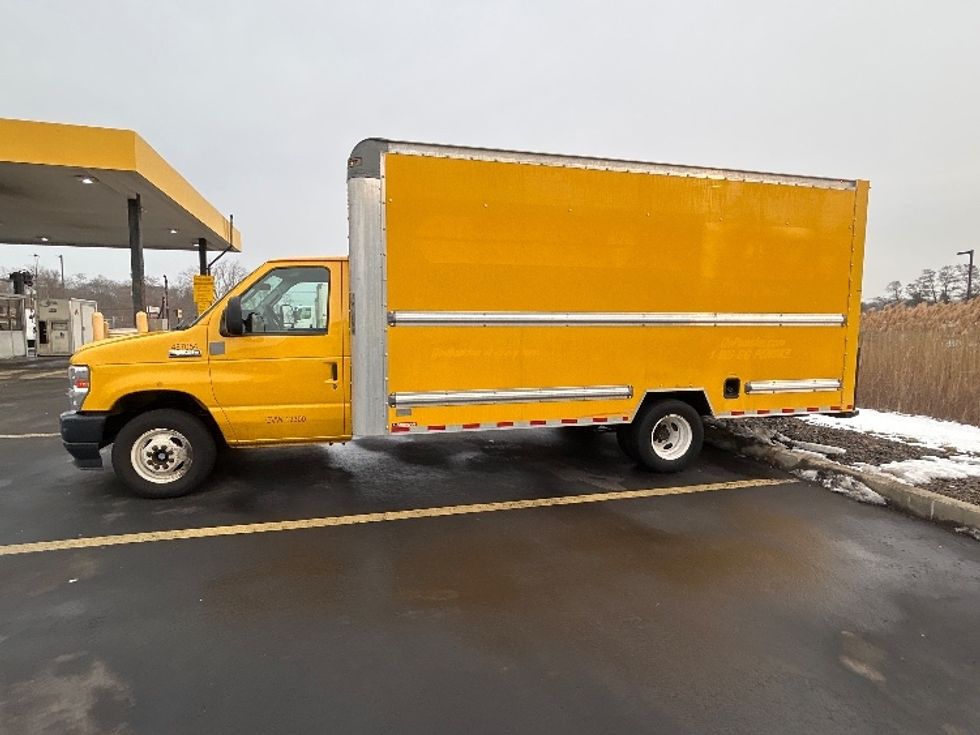 Light Duty Box Truck-Light and Medium Duty Trucks-Ford-2022-E350-Montgomery-NY-89,016\n\t\tmiles-$ 27,500 - Image 4