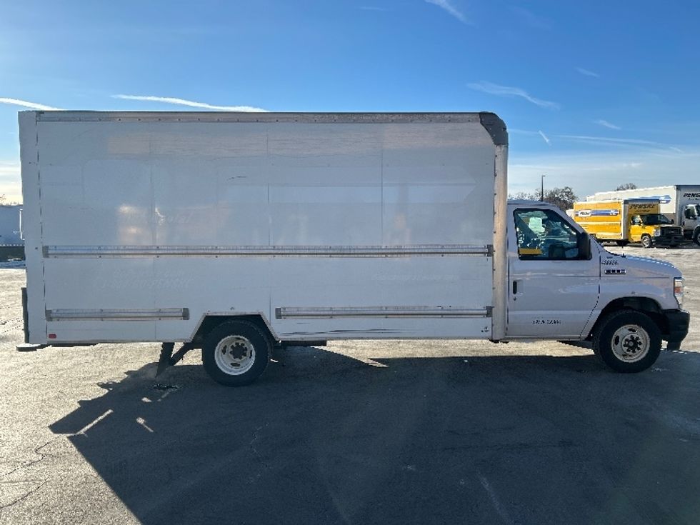 Light Duty Box Truck-Light and Medium Duty Trucks-Ford-2022-E350-Montgomery-NY-94,528\n\t\tmiles-$ 29,750 - Image 15