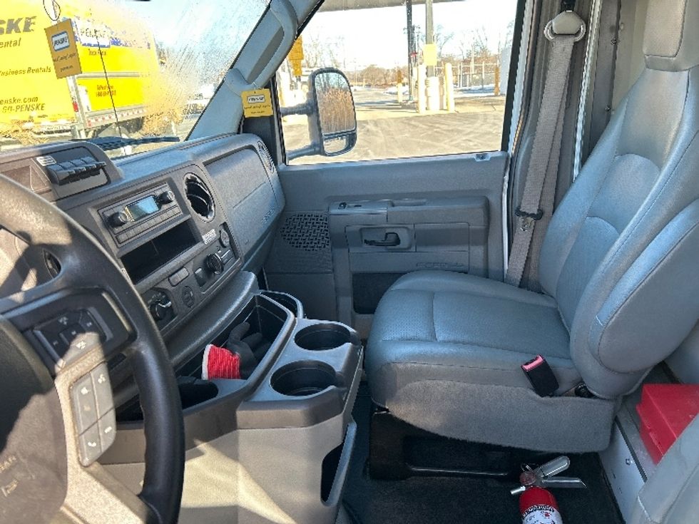 Light Duty Box Truck-Light and Medium Duty Trucks-Ford-2022-E350-Montgomery-NY-94,528\n\t\tmiles-$ 29,750 - Image 19