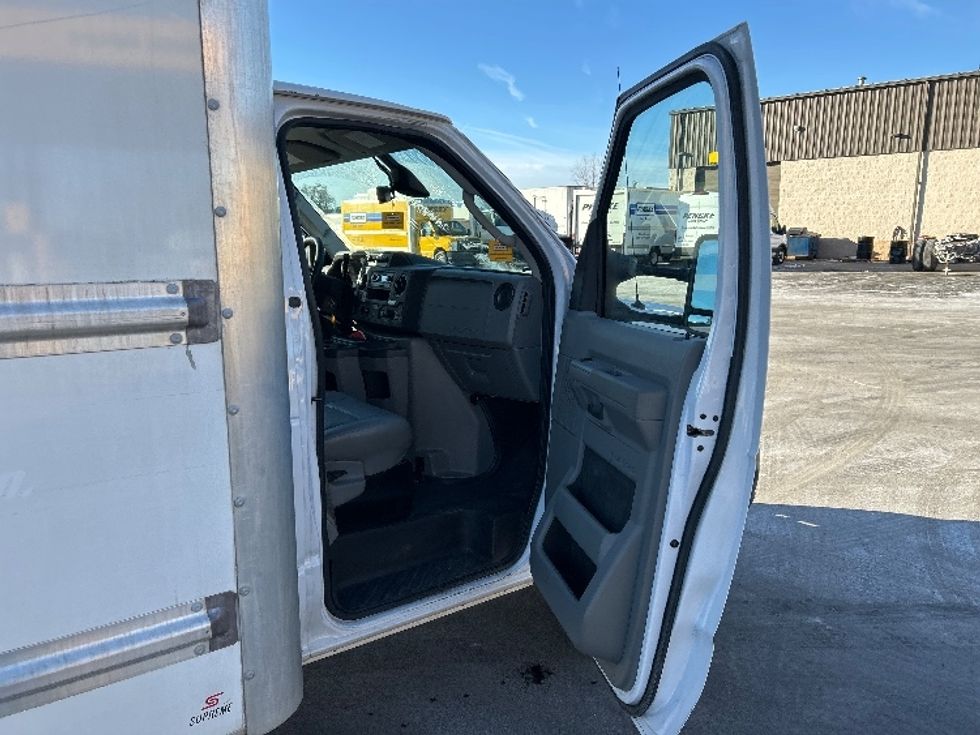 Light Duty Box Truck-Light and Medium Duty Trucks-Ford-2022-E350-Montgomery-NY-94,528\n\t\tmiles-$ 29,750 - Image 20