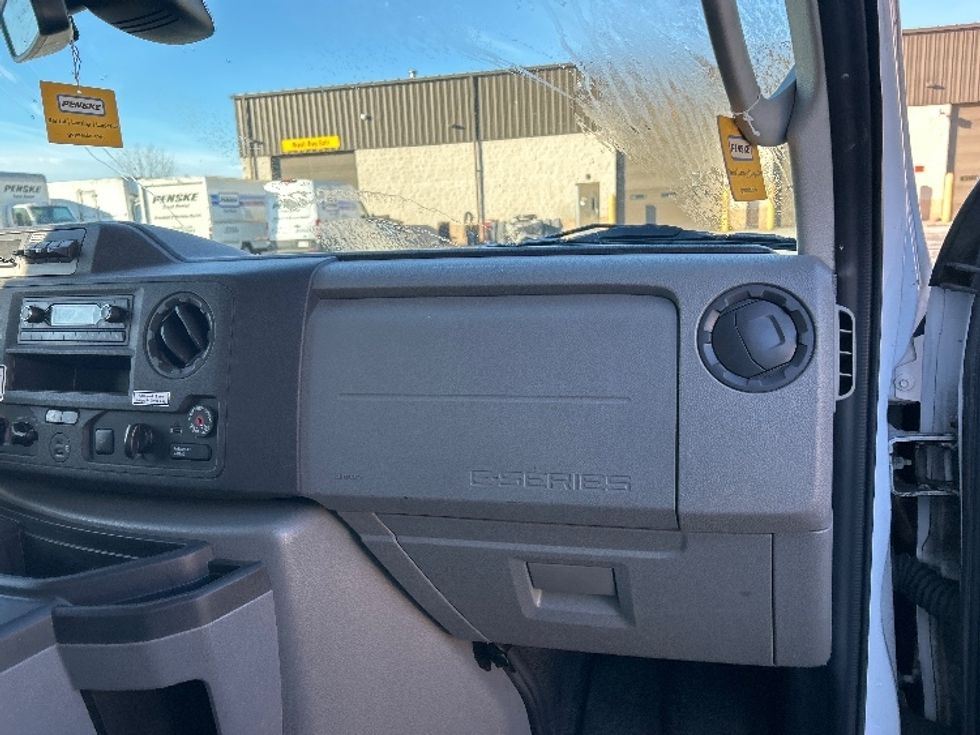 Light Duty Box Truck-Light and Medium Duty Trucks-Ford-2022-E350-Montgomery-NY-94,528\n\t\tmiles-$ 29,750 - Image 21