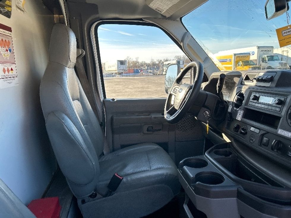 Light Duty Box Truck-Light and Medium Duty Trucks-Ford-2022-E350-Montgomery-NY-94,528\n\t\tmiles-$ 29,750 - Image 22