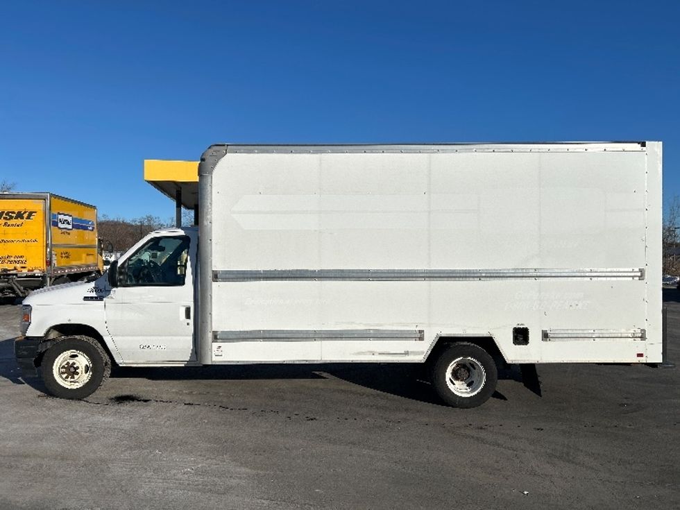 Light Duty Box Truck-Light and Medium Duty Trucks-Ford-2022-E350-Montgomery-NY-94,528\n\t\tmiles-$ 29,750 - Image 4