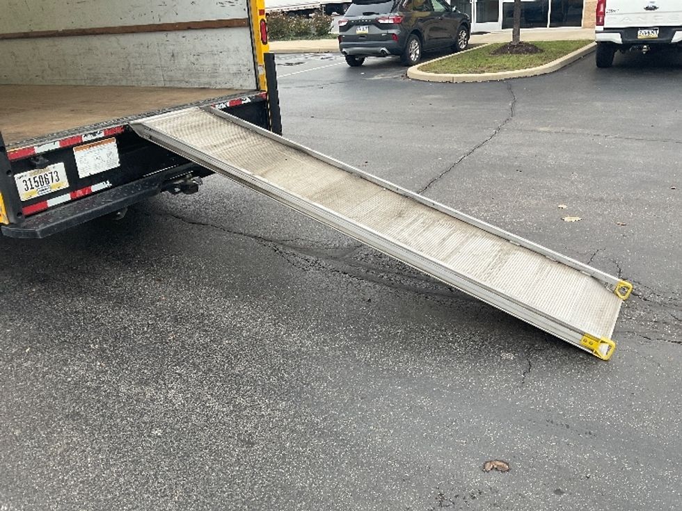 Light Duty Box Truck-Light and Medium Duty Trucks-Ford-2022-E350-Mount Pleasant-PA-140,034\n\t\tmiles-$ 19,750 - Image 9