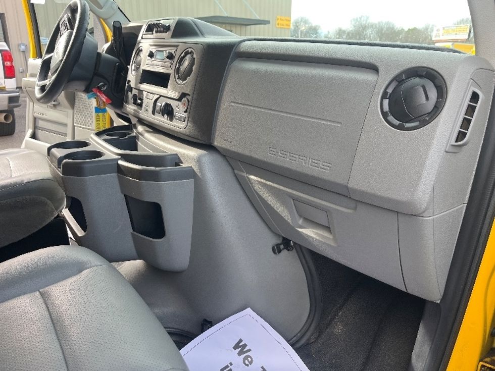 Light Duty Box Truck-Light and Medium Duty Trucks-Ford-2022-E350-Nashville (Mount Juliet)-TN-91,401\n\t\tmiles-$ 30,250 - Image 22