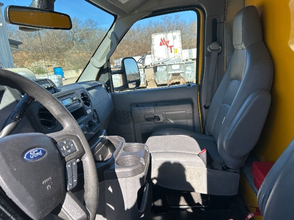 Light Duty Box Truck-Light and Medium Duty Trucks-Ford-2022-E350-Nashville (Mount Juliet)-TN-92,175\n\t\tmiles-$ 30,000 - Image 19