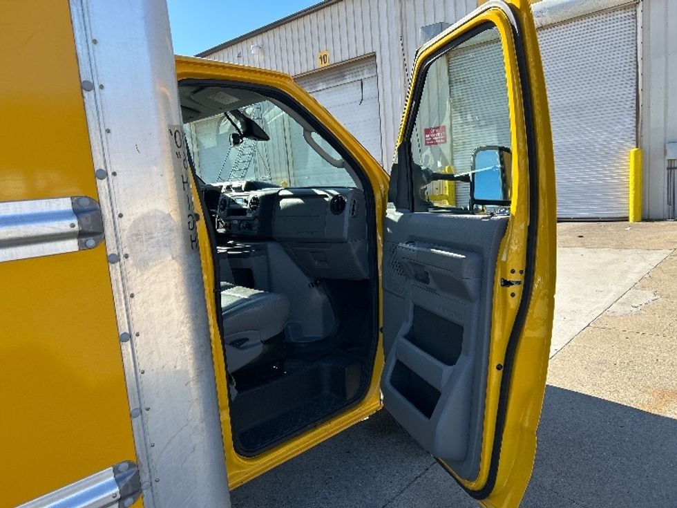 Light Duty Box Truck-Light and Medium Duty Trucks-Ford-2022-E350-Nashville (Mount Juliet)-TN-92,175\n\t\tmiles-$ 30,000 - Image 20